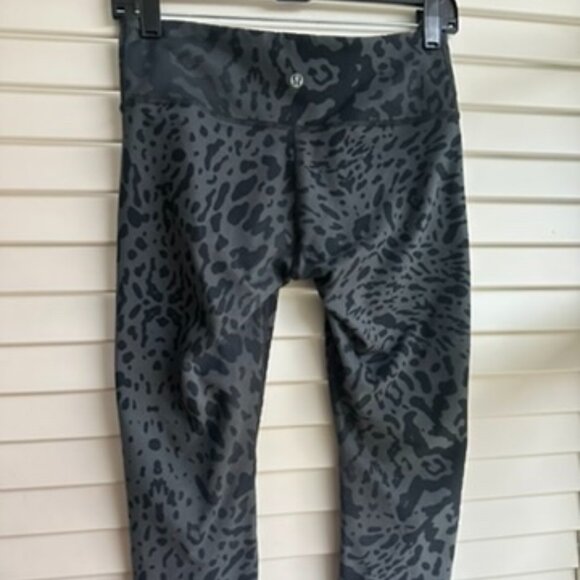 Cheetah Lululemon Leggings - Picture 2 of 4